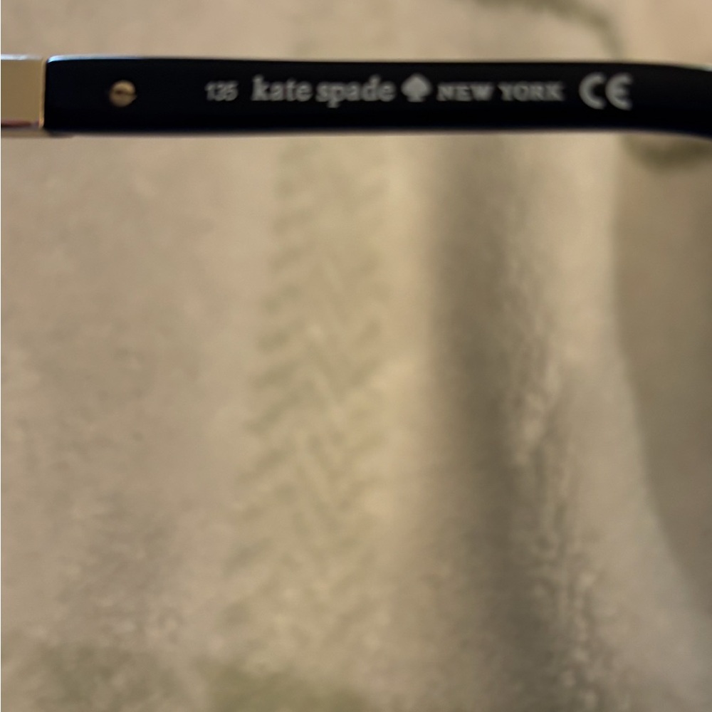 Kate Spade Tortoise Shell Sunglasses and case. - Picture 6 of 10
